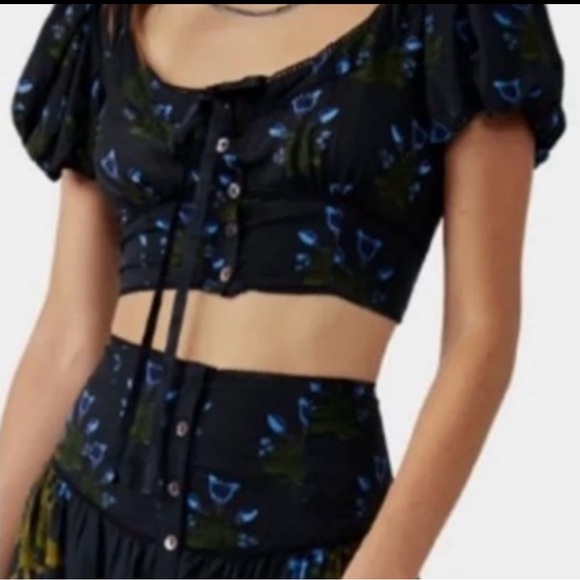 Free People Easy To Love Black Floral Crop Top Button - Picture 3 of 10
